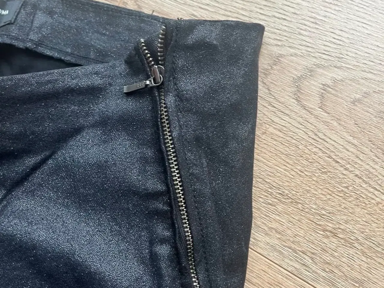 Billede 3 - Sorte bukser fra Only Carmakoma