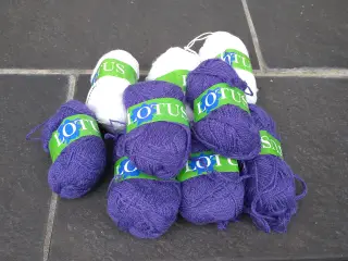 Hvidt og lilla garn i akryl/viscose/nylon - 10 stk