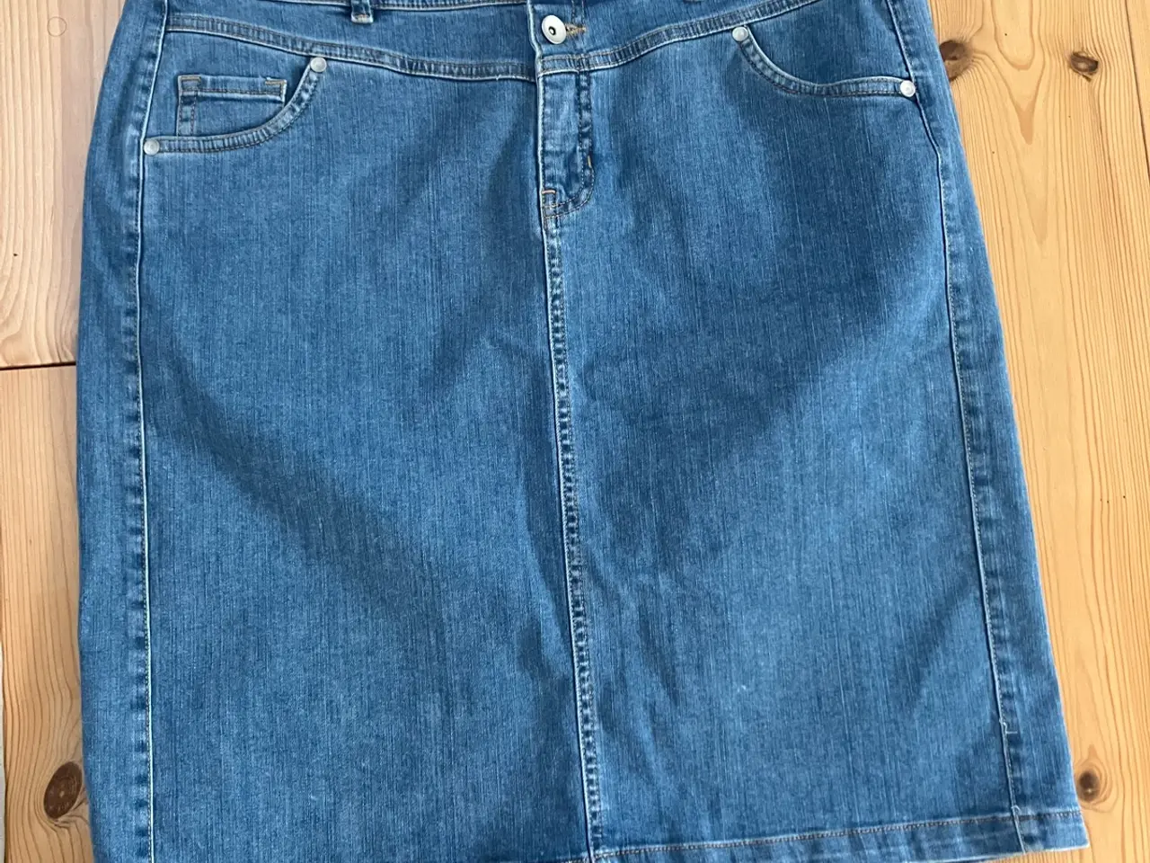 Billede 7 - Shorts, capri, nederdele str. 42