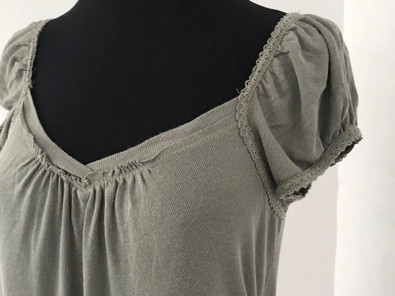 Billede 2 - T-shirt str.36