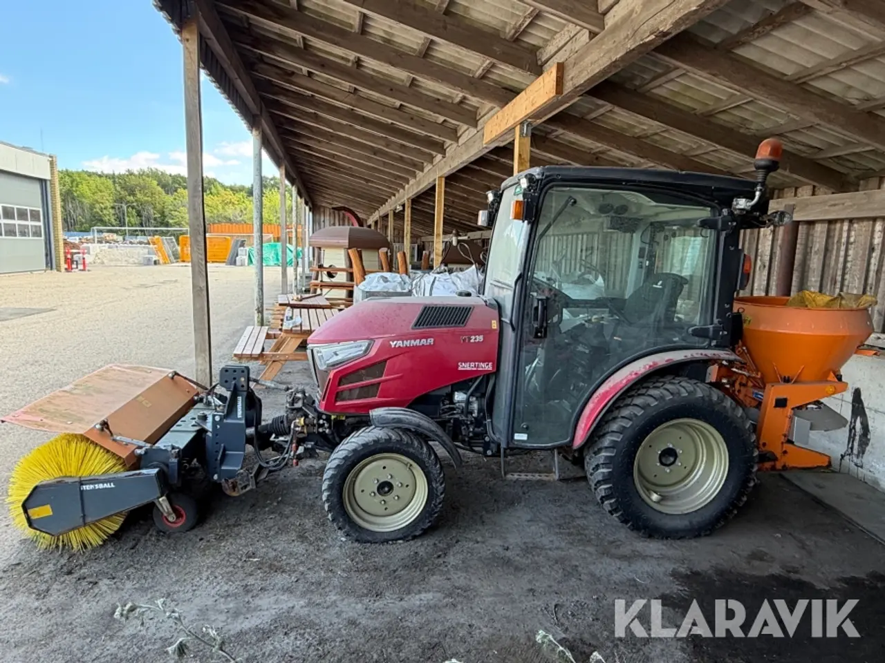 Billede 9 - Traktor Yanmar YT235 - med kost og spreder