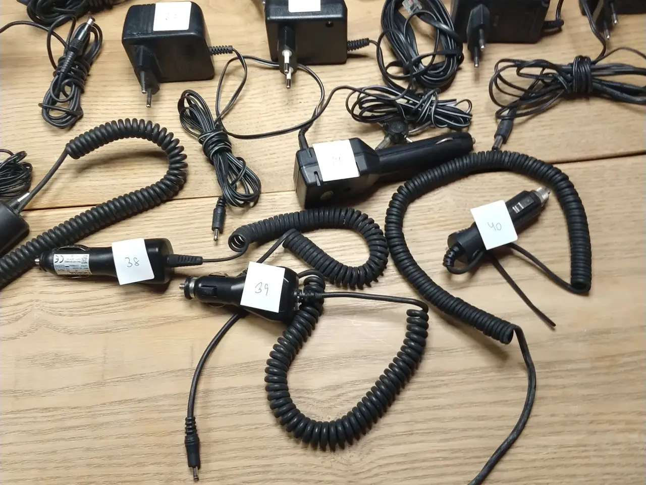Billede 9 - Opladere og adaptere