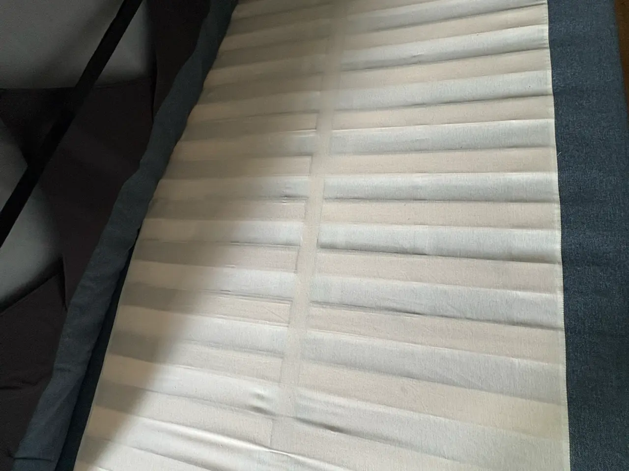 Billede 7 - Polstret IKEA seng str 140x200