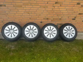 Mercedes alufælge med vinterdæk
