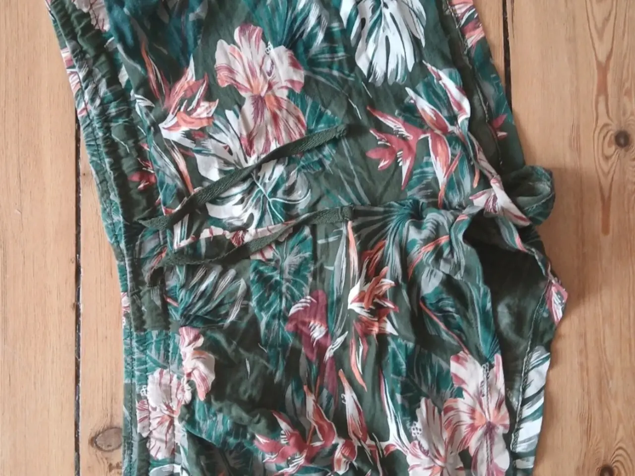 Billede 1 - Blomstrede sommer shorts