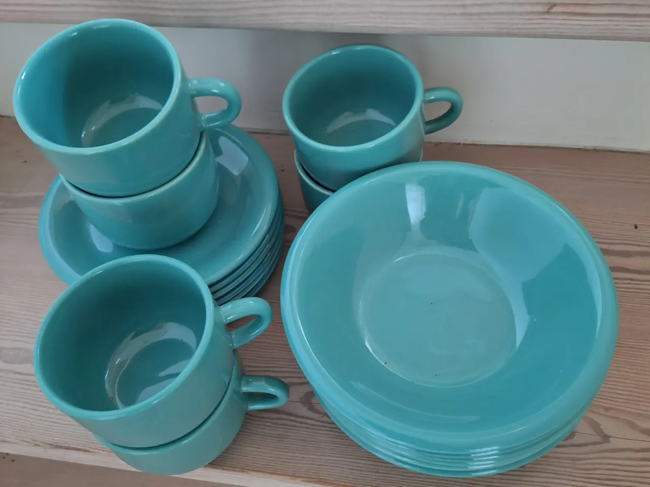 Billede 1 - Kaffestel med 6 kopper, under-og sidetallerkener.