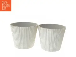 Ribbet design blomsterpotter fra GreenShip (str. Ø 25 cm)