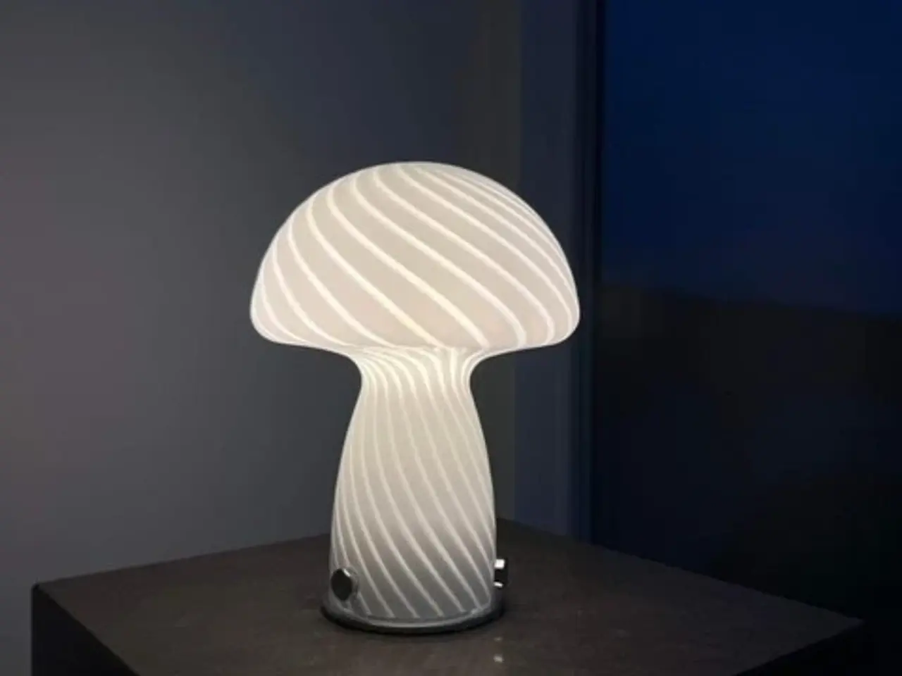 Billede 4 - "NEDSAT" Mushroom bordlampe - hvid