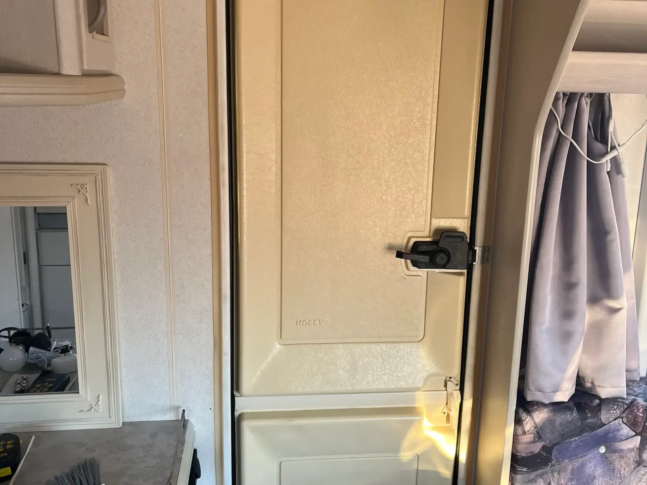 Billede 10 - Godt udstyret og velholdt Hobby Campingvogn