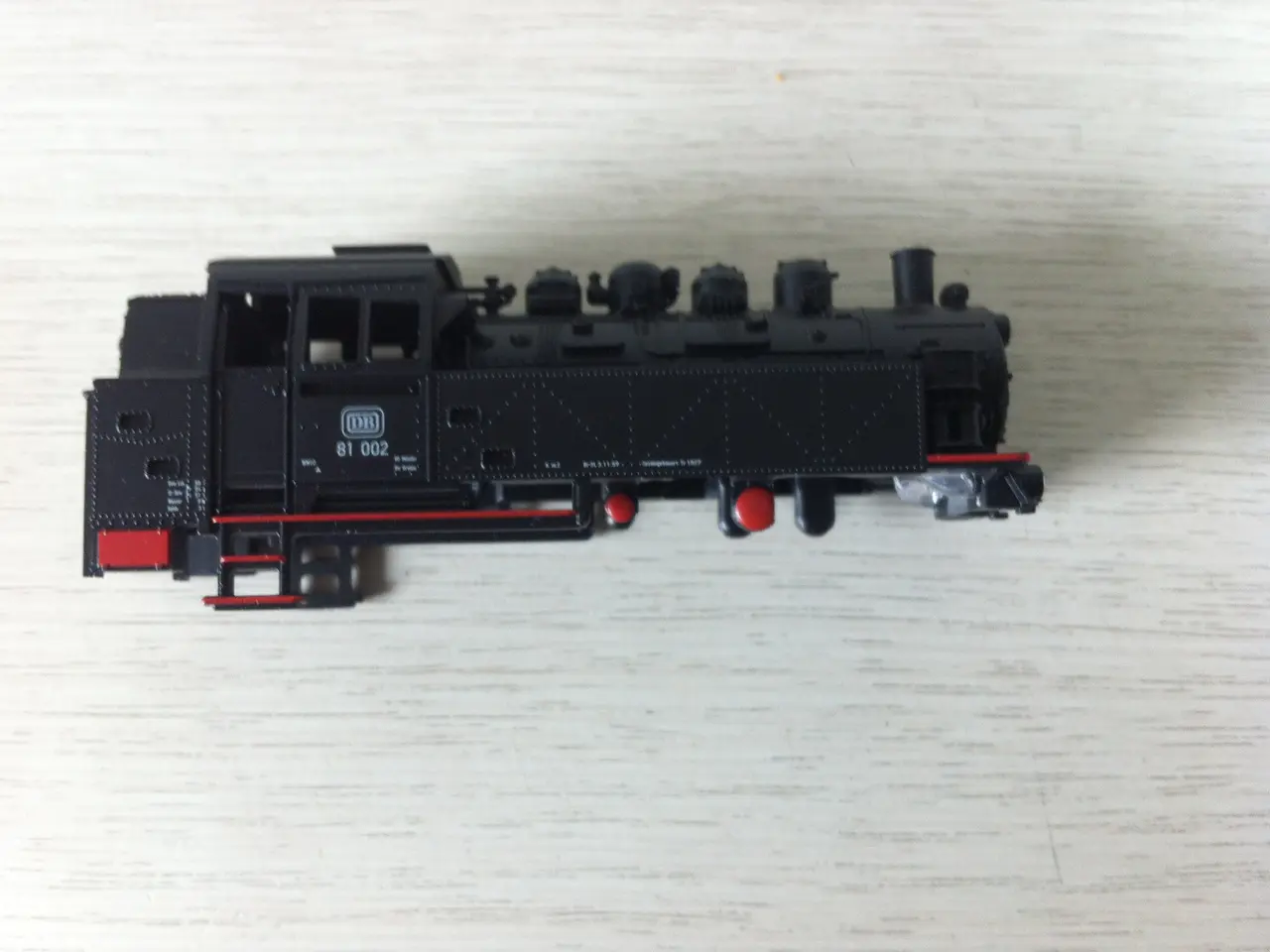 Billede 4 - Ny Märklin BR 81 overdel til DB 81002 Delta lok