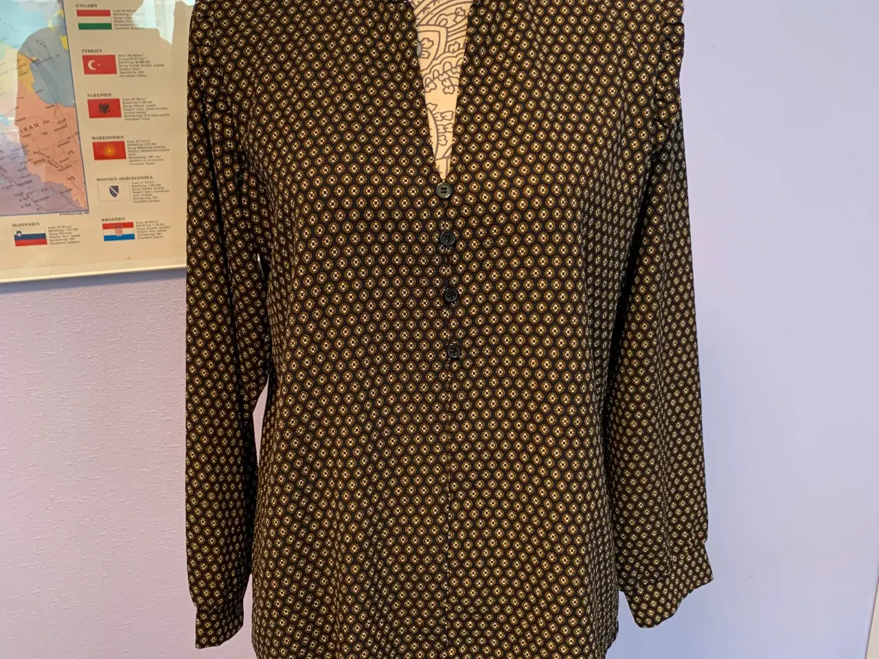 Billede 1 - Ukendt - bluse