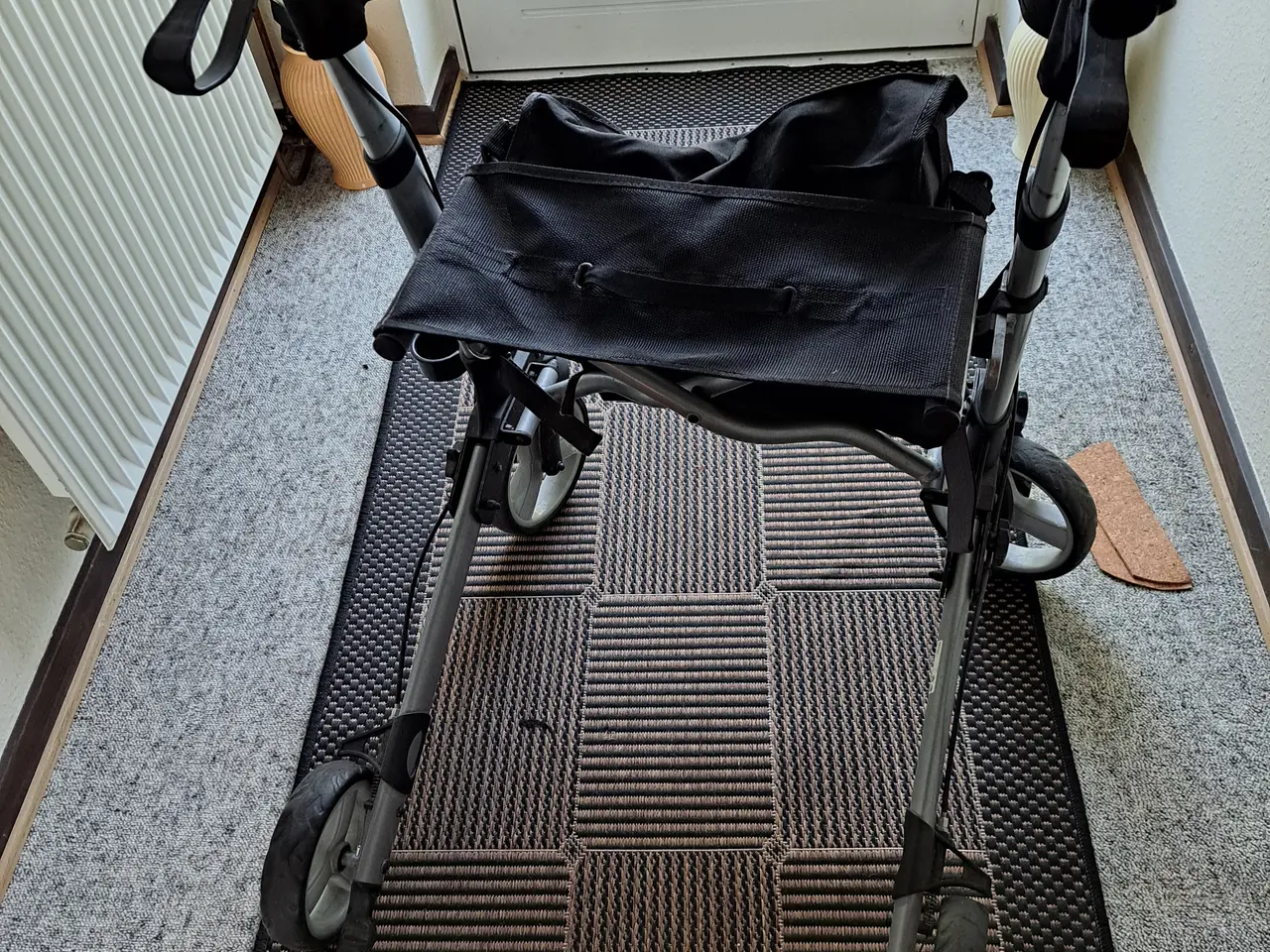 Billede 1 - Rollator næsten ubrugt