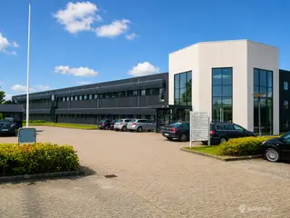 Kontor med fælles mødelokaler