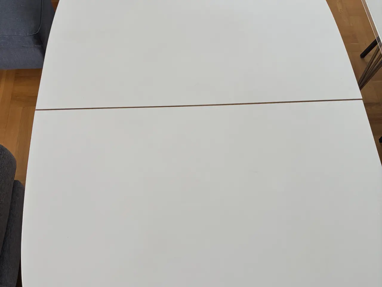 Billede 2 - Hvid Spisebord