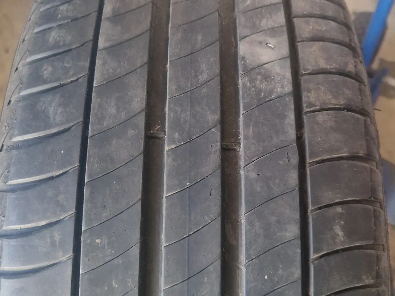 Billede 2 - 215/45-16 michelin sommer dæk
