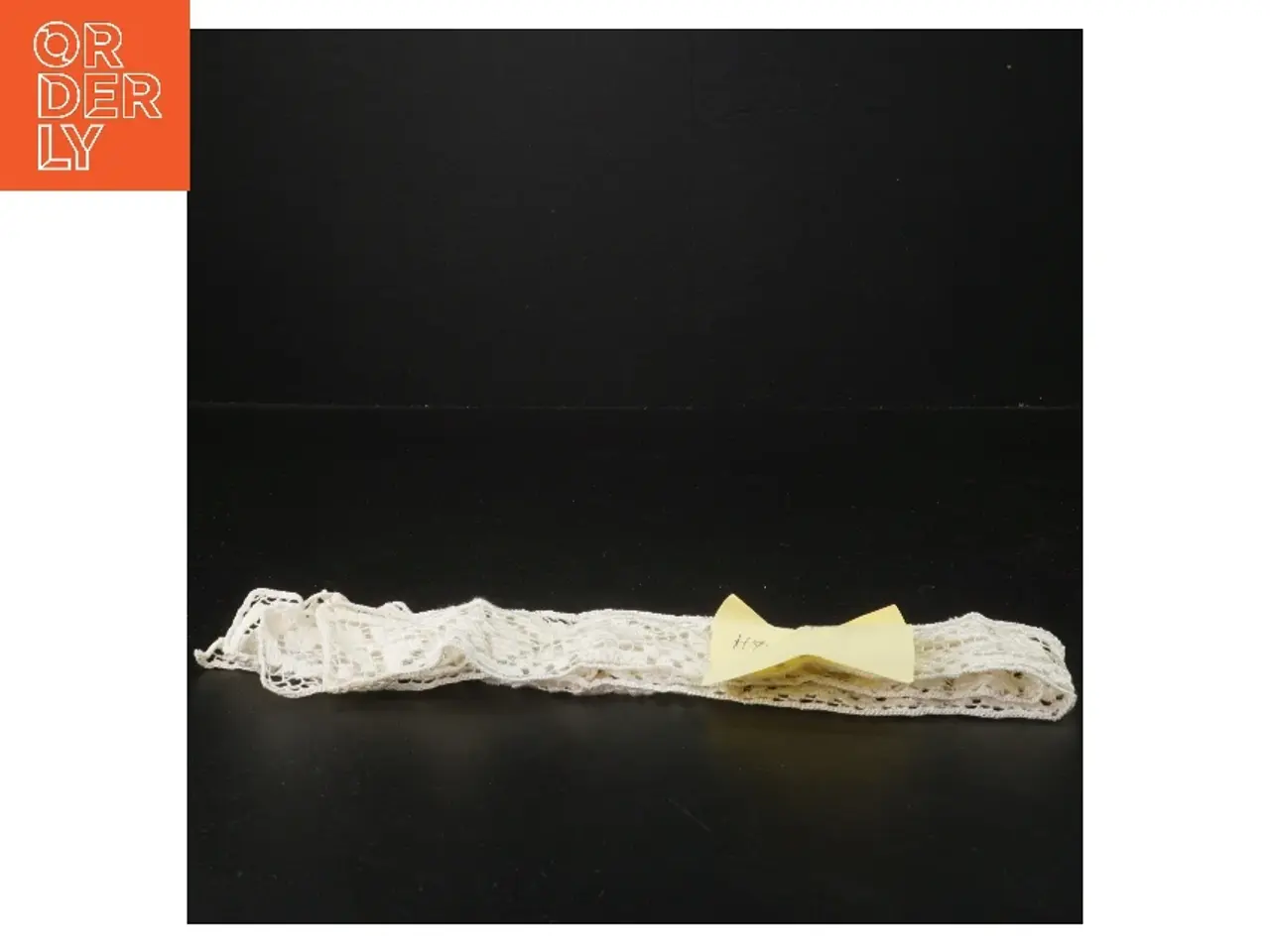 Billede 2 - Hyldeborter i blonde, 2 stk (str. 2 stk 60x5 cm)