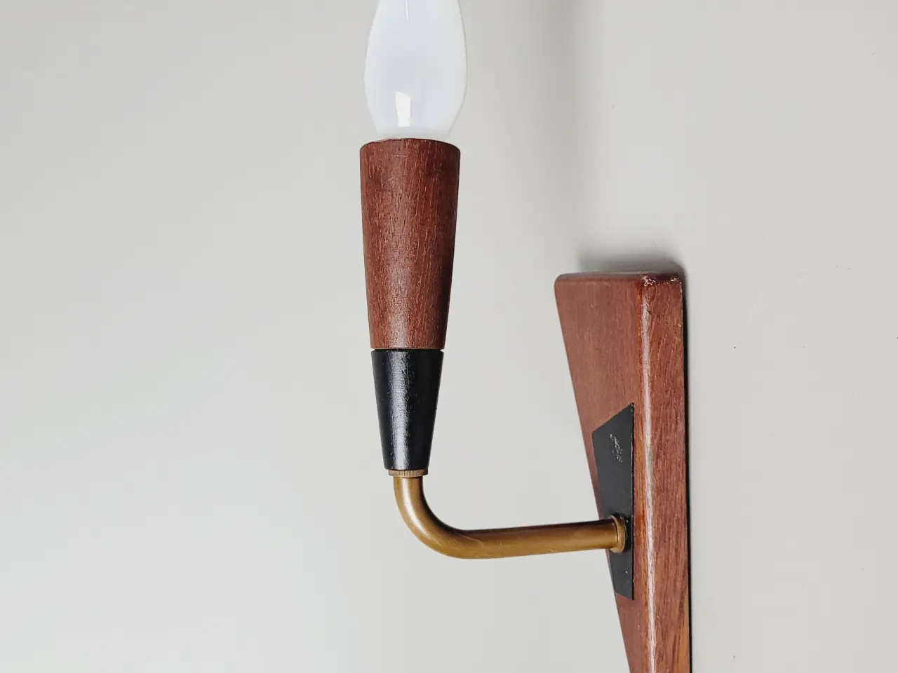 Billede 1 - ⭐️· Super flot retro væglampe i teak og kobber