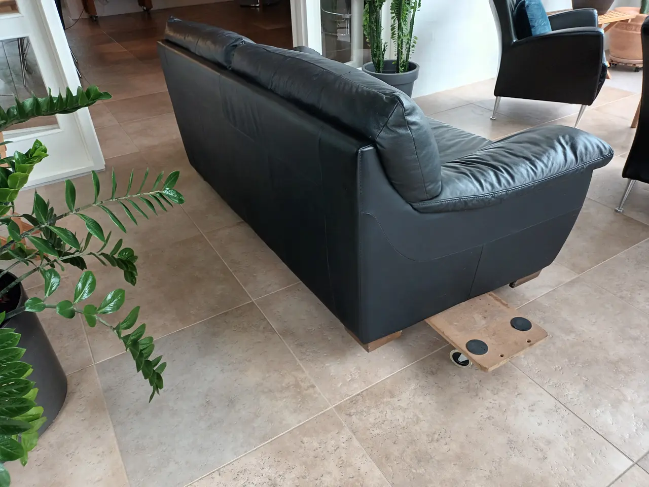 Billede 3 - Sofa i ægte læder - fuldbetrukket.