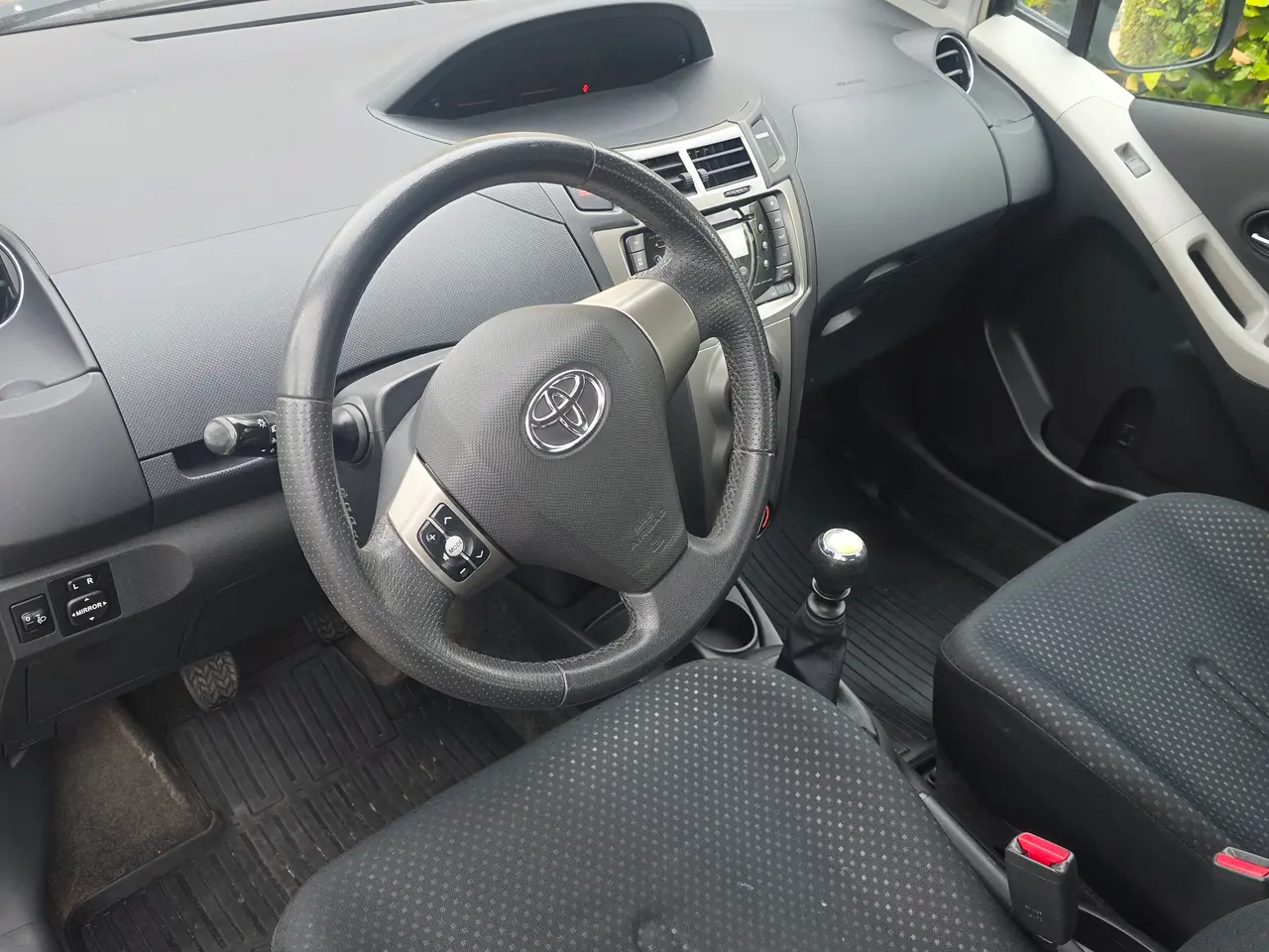 Billede 4 - Toyota Yaris 1.3 benzin