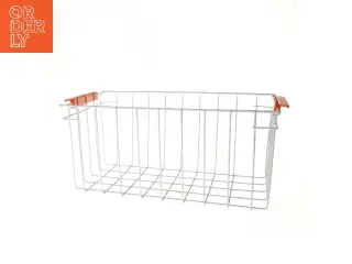 Trådkurv med røde håndtag (str. 49x26x23 cm)