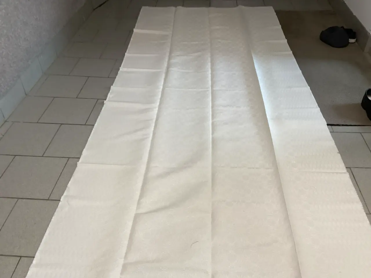Billede 1 - Fin vævet dug 140x320cm ny prisen sidder derpå inu