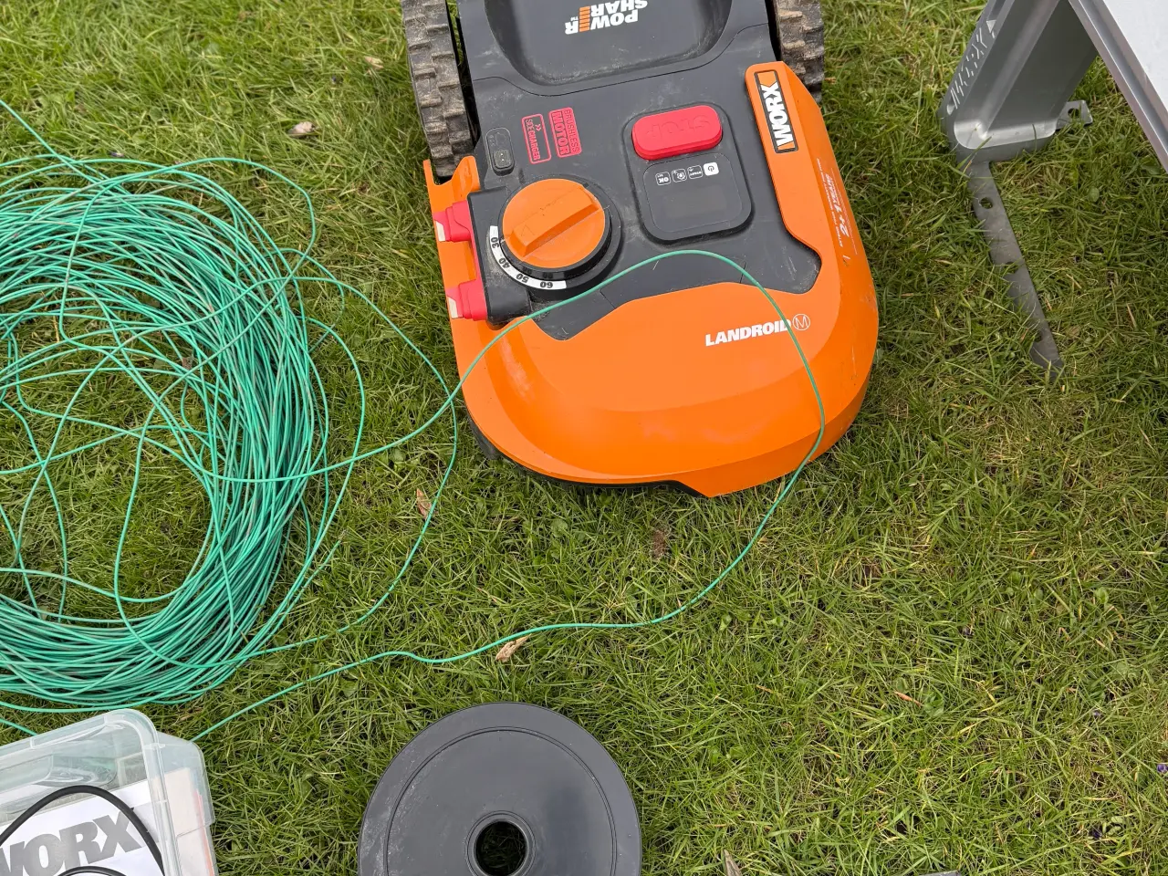 Billede 2 - Worx M500 robot plæneklipper med tilbehør sælges 