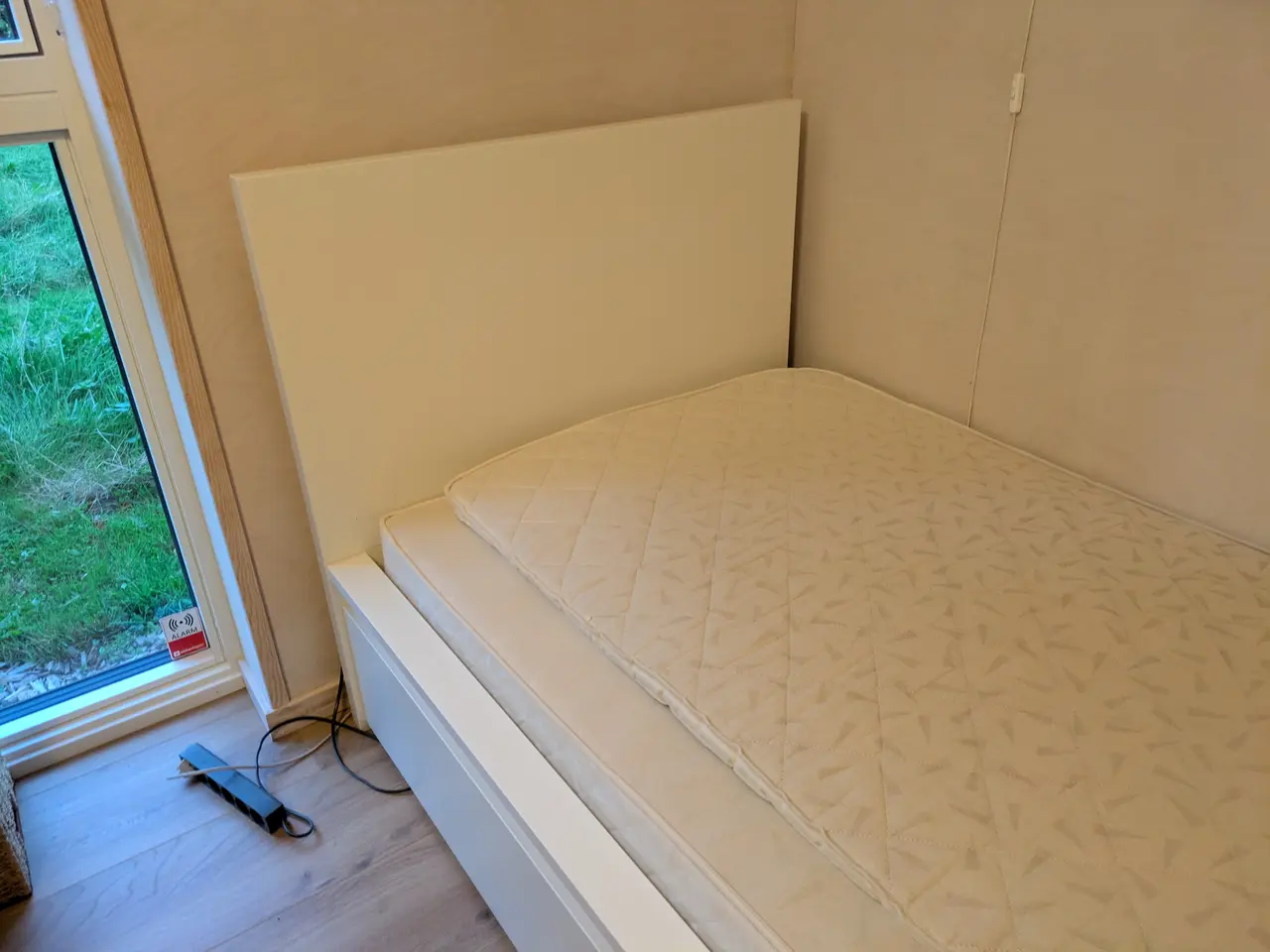 Billede 1 - IKEA hvid seng, opbevaringsskuffer, sovemål 90x200