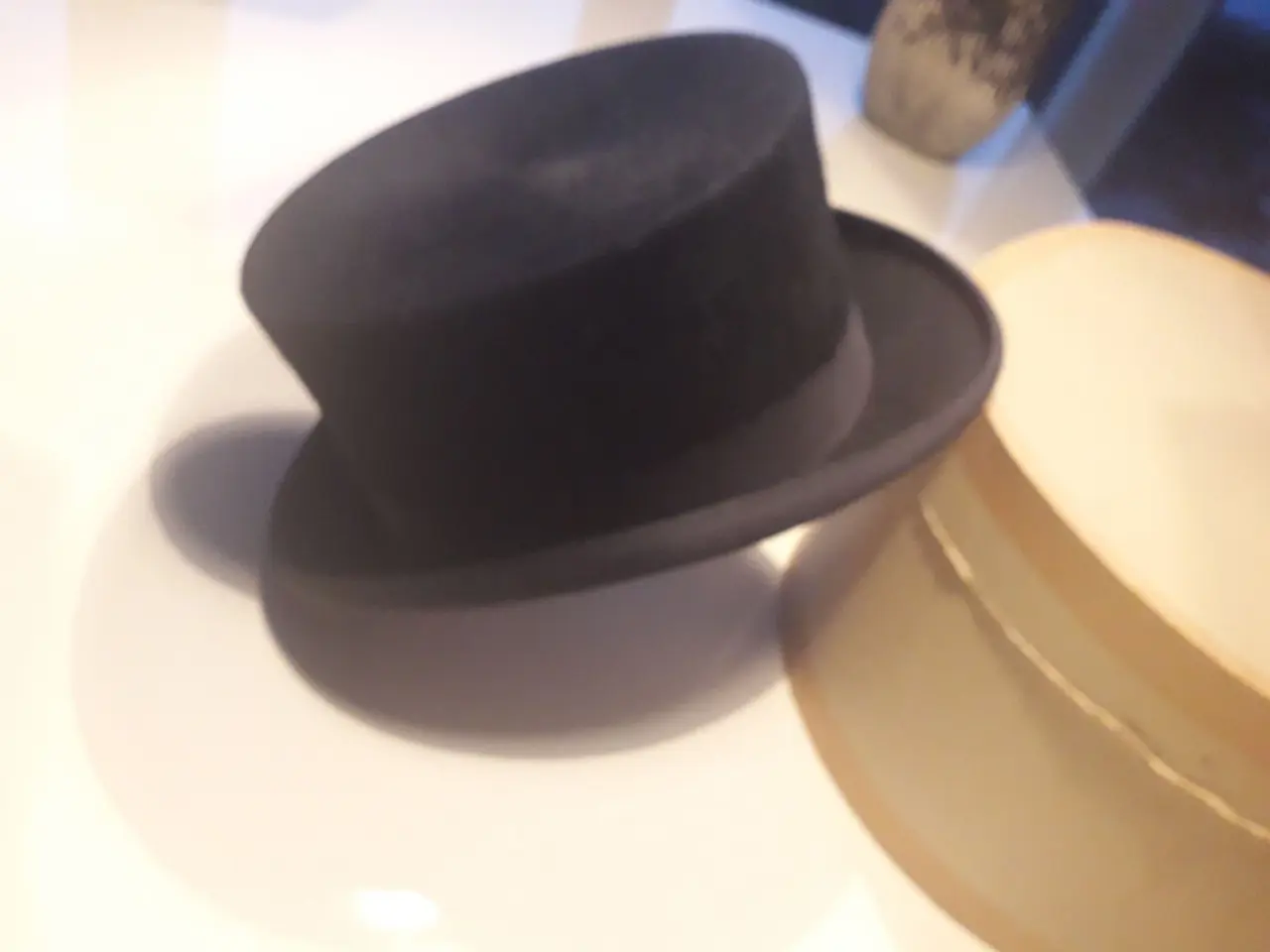 Billede 1 - Christy håndsyet hat