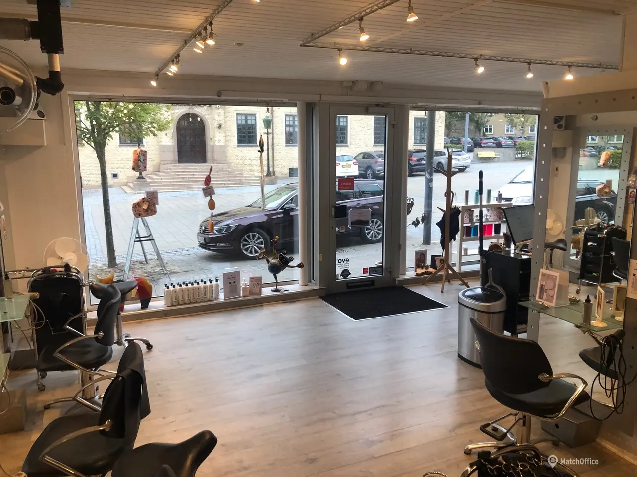 Billede 1 - Frisør salon