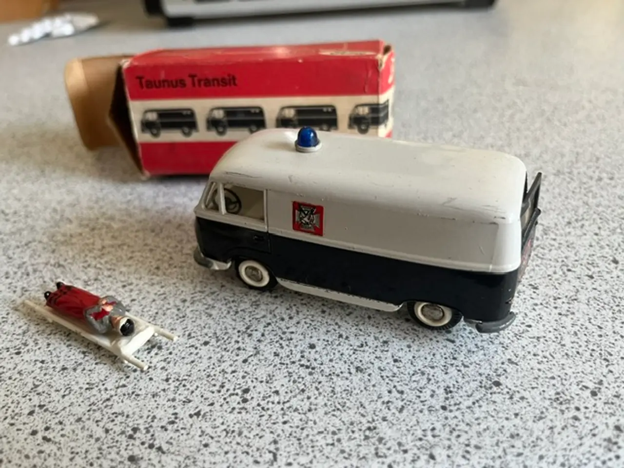 Billede 4 - Tekno Taunus Transit Falckbil