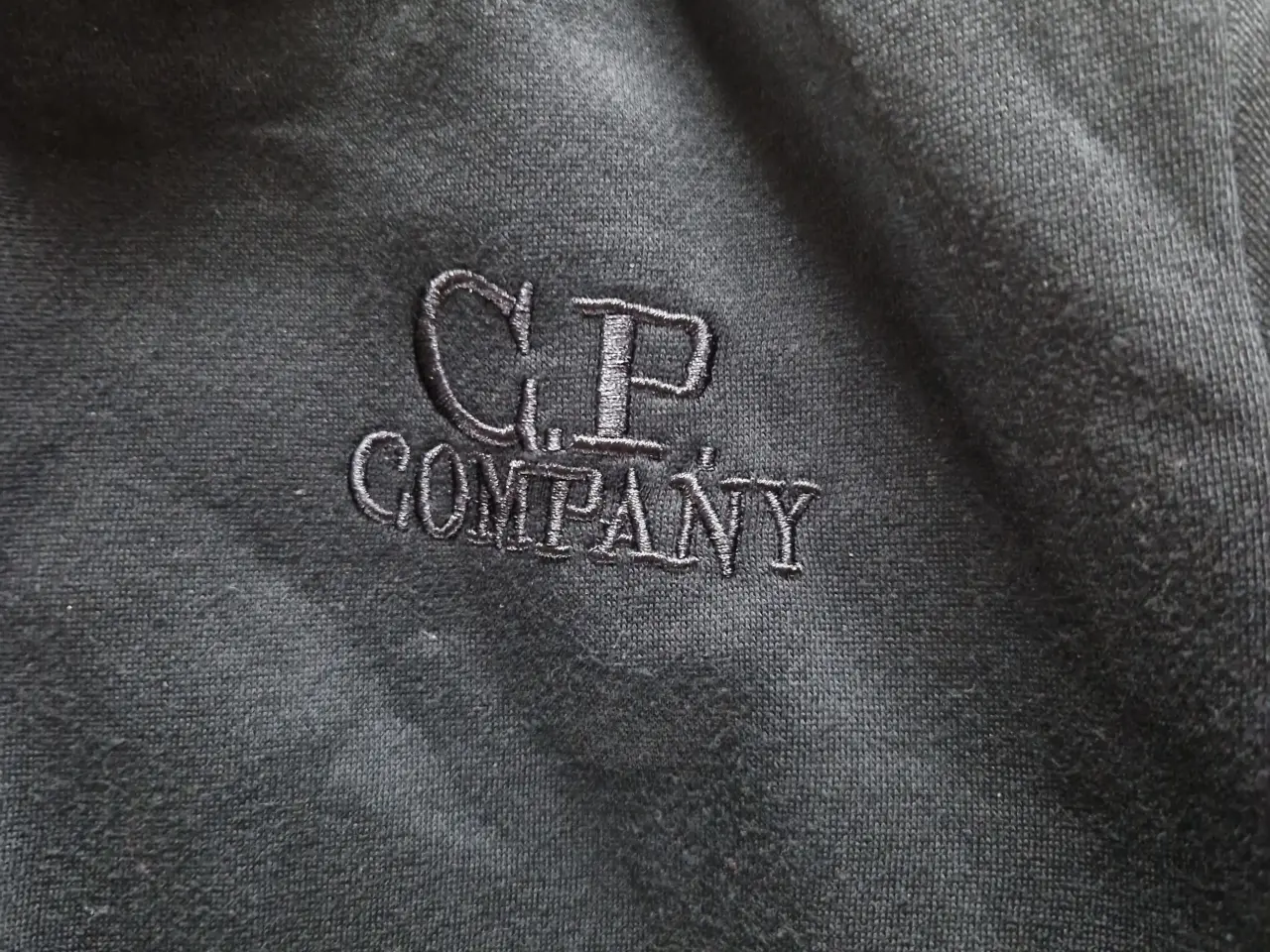 Billede 9 - C.P. Company hoodie med goggles str M sort