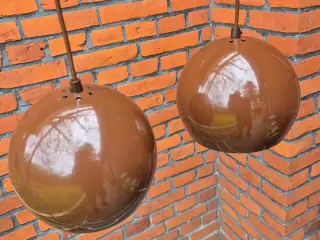 Chokoladebrune kuglelamper med matchende ledninger