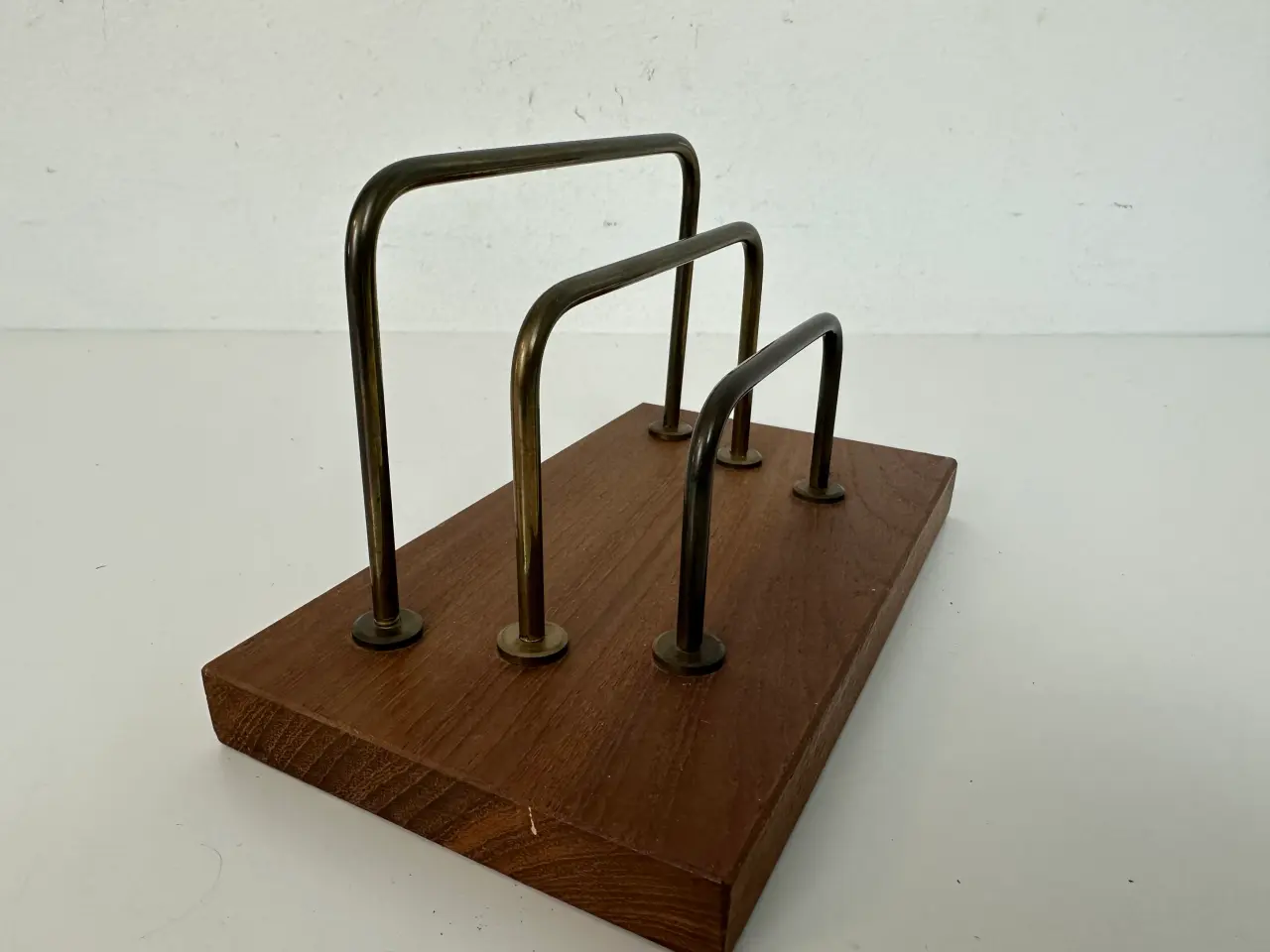 Billede 4 - Retro papirholder / brevholder i teak og messing