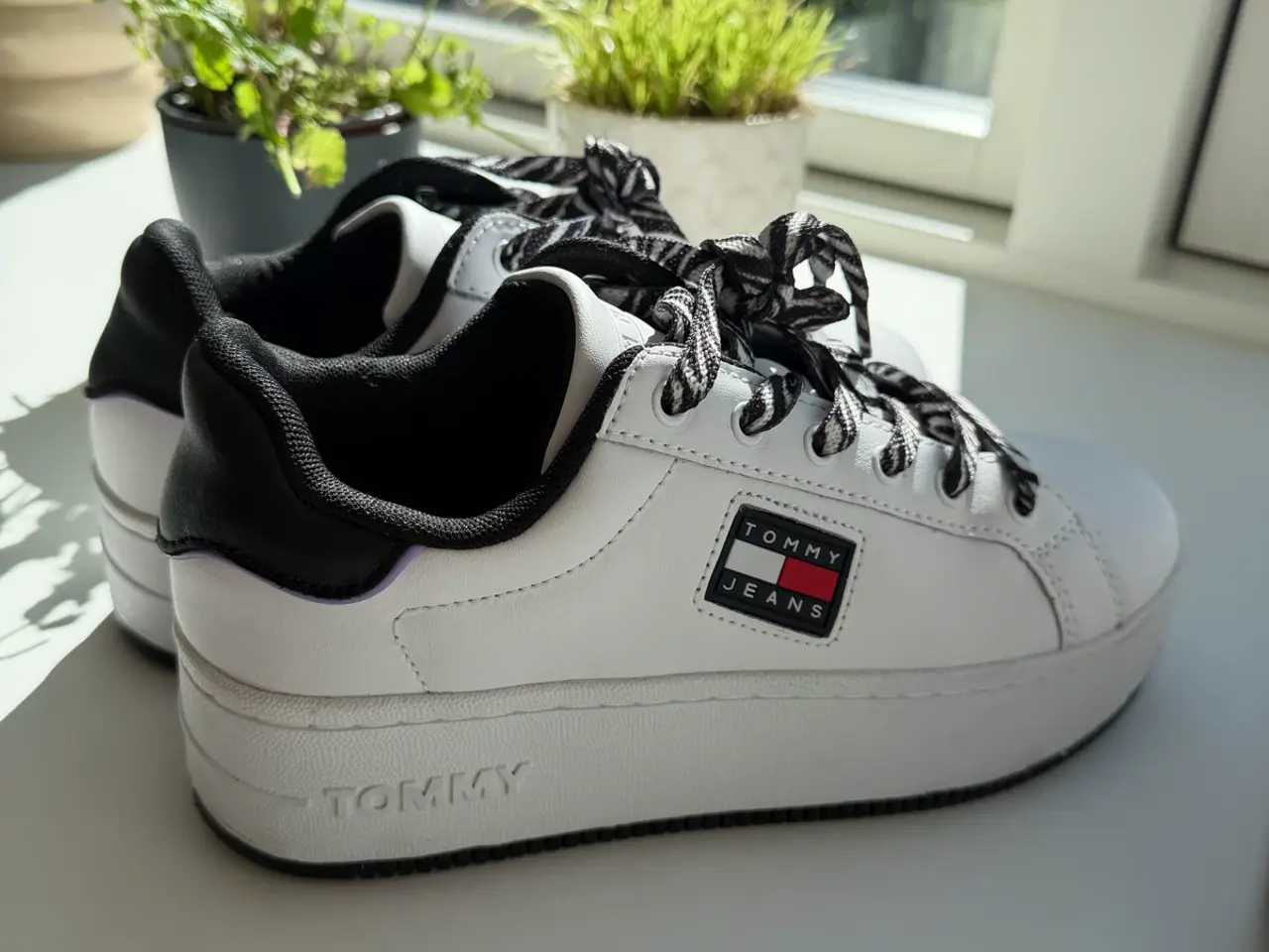 Billede 1 - Tommy sko str 37