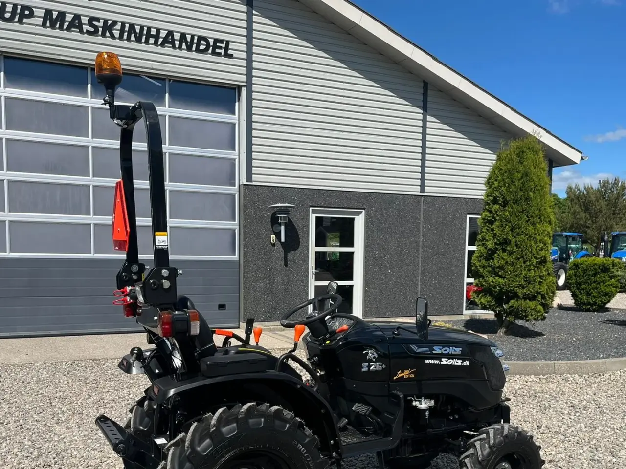 Billede 12 - Solis S26 Limited Edition i sort 6+2 Gearmaskine med Servostyring og brede traktorhjul