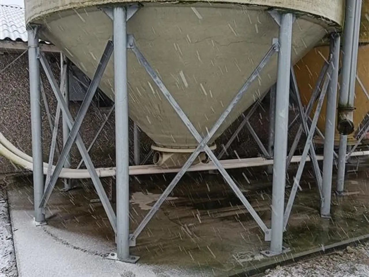 Billede 4 - - - - Silo 143 m³ med stige, ben højde ca. 230 cm
