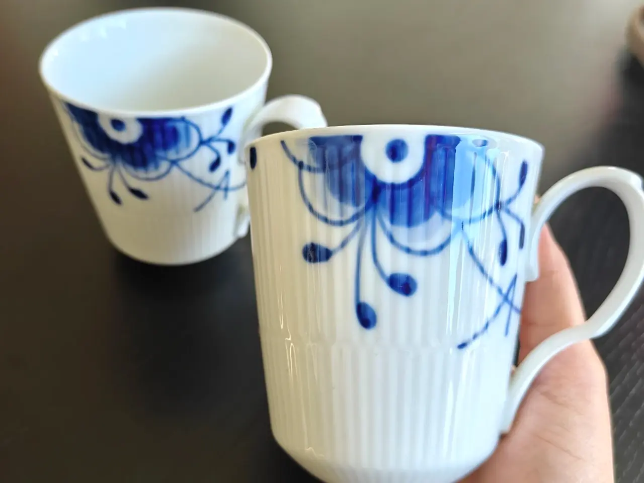 Billede 2 - Royal Copenhagen Blå Mega Riflet krus 37 cl