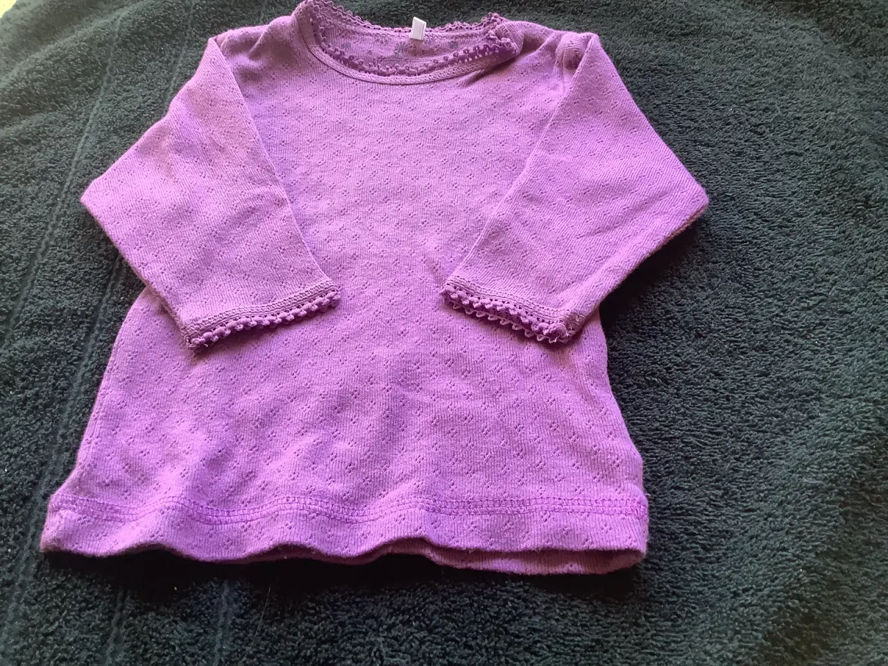 Billede 4 - Helt ny Name it bluse lilla str.56 pige