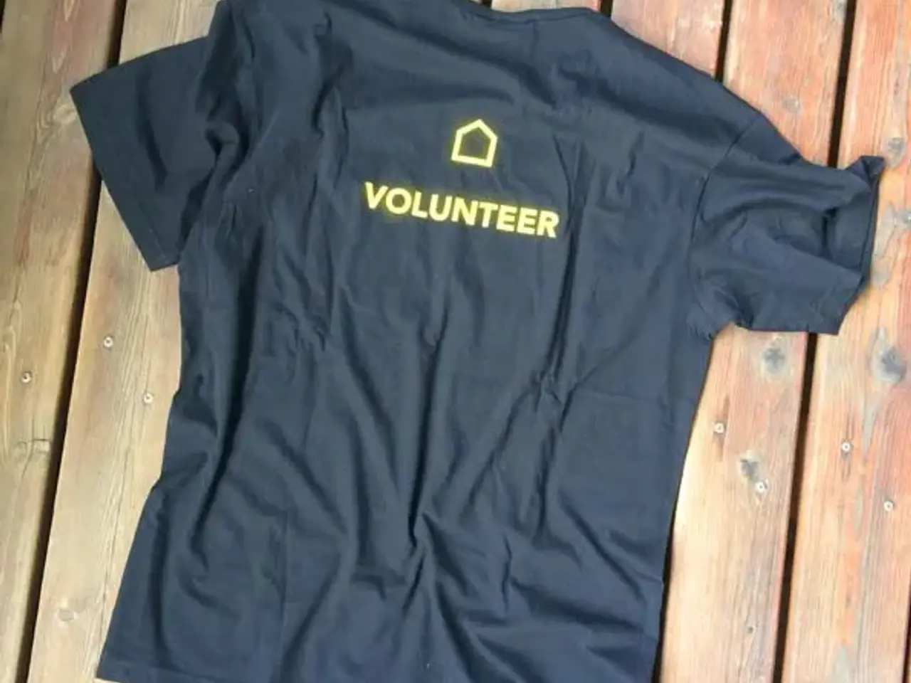 Billede 7 - 4 T-SHIRTS + EN POLO til crew og frivillige