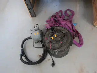 Udsuger samt elektrisk pumpe