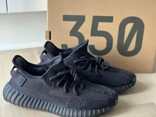 Yeezy Boost 350 V2 sneakers 