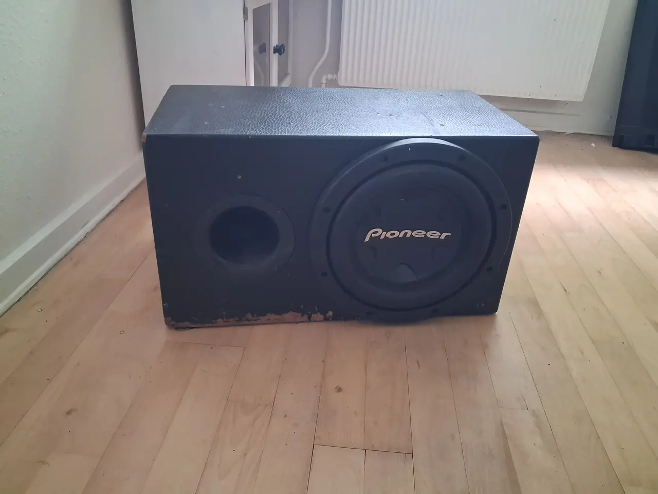 Billede 1 - Subwoofer med forstærker sælges 