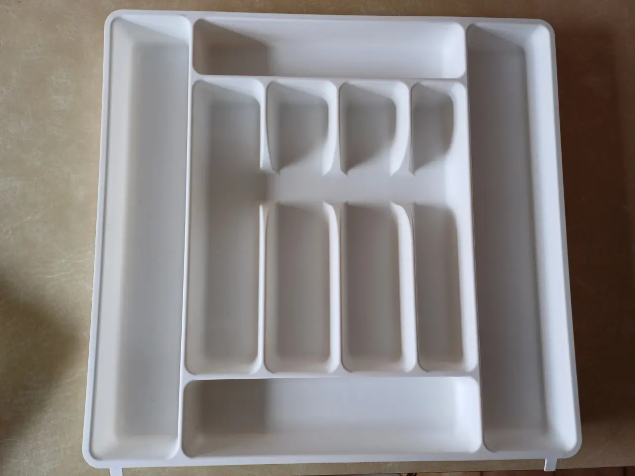 Billede 2 - Bestikbakker 2 stk. nye / ubrugte i hvid plast