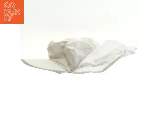 Kasket / solhat til baby fra H&M (str. 86)