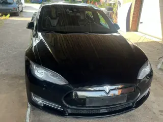 Fin tesla s 85 d gratis strøm 129800kr