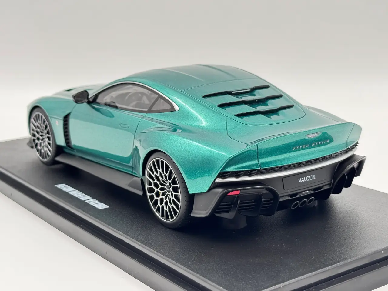 Billede 3 - 2023 Aston Martin Valour Limited Edition - 1:18