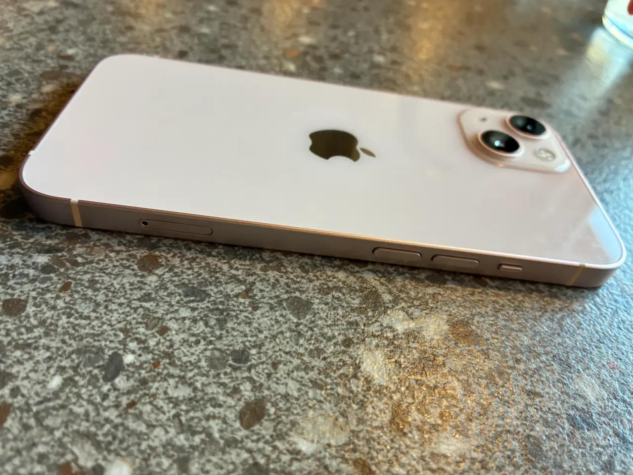 Billede 3 - iPhone 13 med 2 års garanti