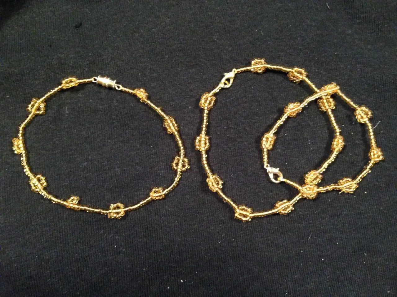 Billede 4 - ARMBÅND # Glasperler # med 'blomster' 