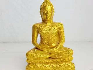 ⭐️- Elegant Buddha Chinnarat Statue