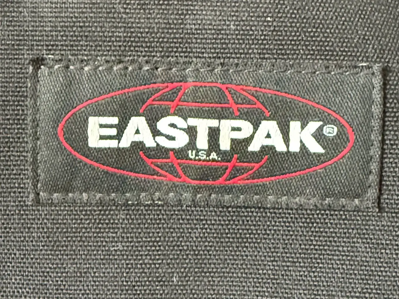Billede 12 - Eastpak Tutor rygsæk 39L-black, som ny!